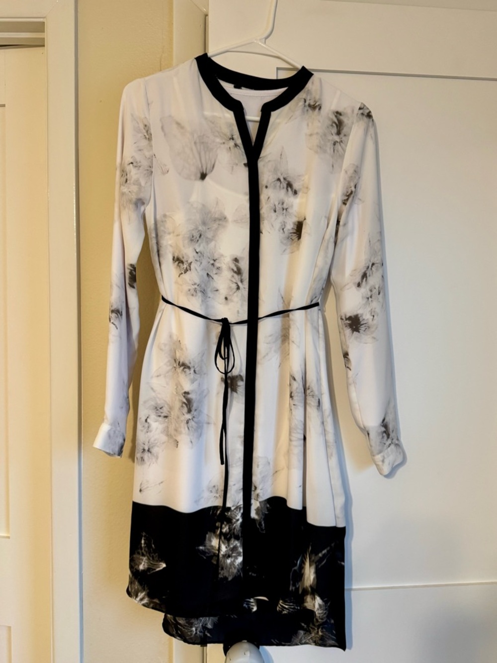Simply Vera Vera Wang Black and White Floral-Print Midi Dress